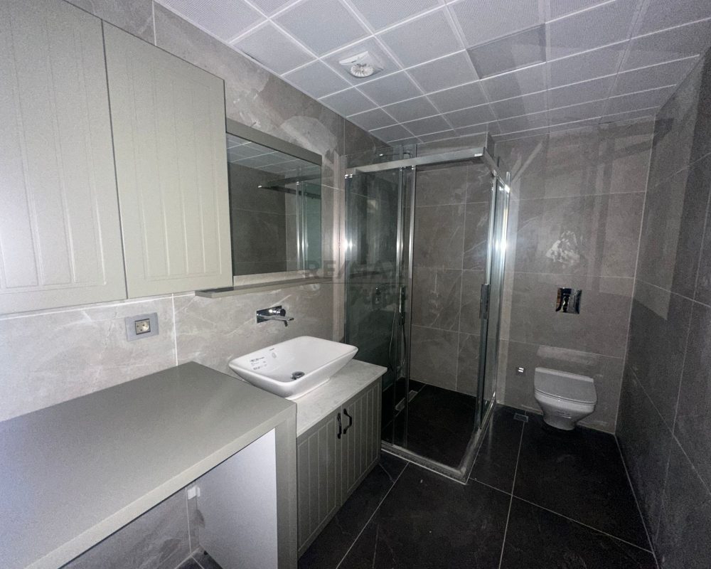 ÇETIN EMEÇ'TE SATILIK TRIPLEKS 4+1 BAHÇELİ VE TERASLI DAİRE
