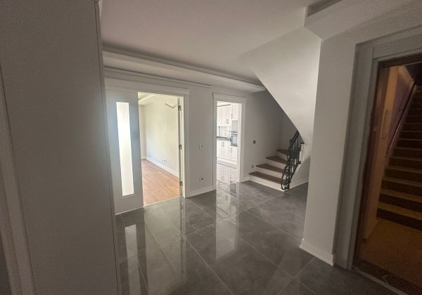 ÇETIN EMEÇ'TE SATILIK TRIPLEKS 4+1 BAHÇELİ VE TERASLI DAİRE küçük görsel