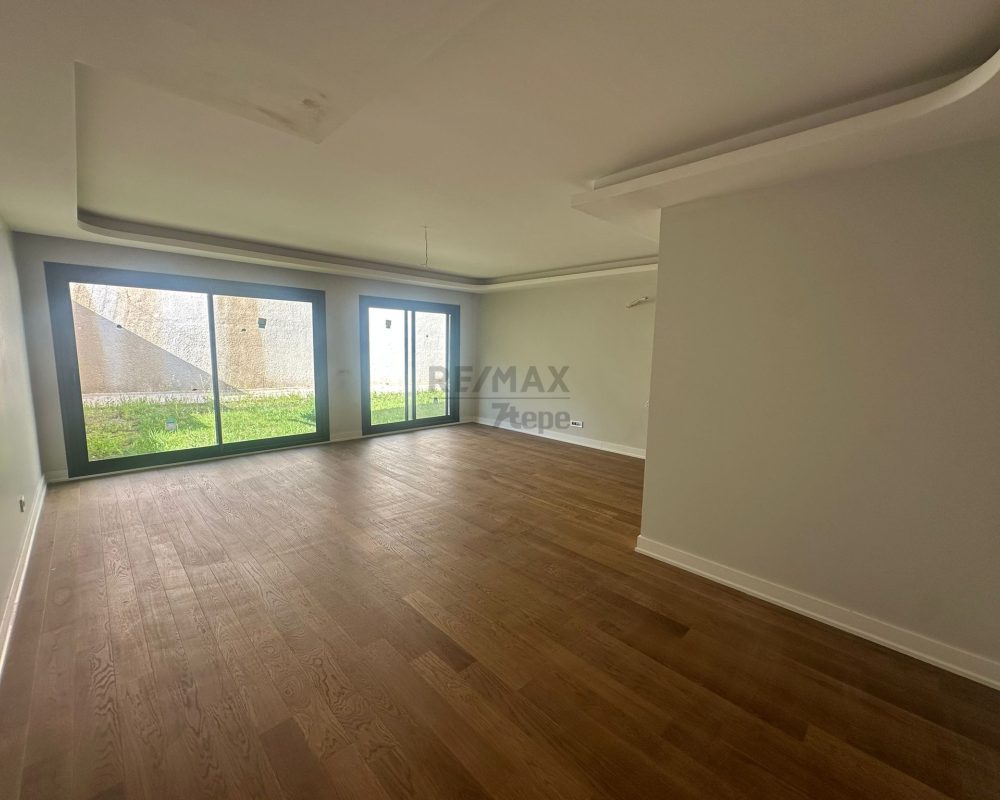 ÇETIN EMEÇ'TE SATILIK TRIPLEKS 4+1 BAHÇELİ VE TERASLI DAİRE