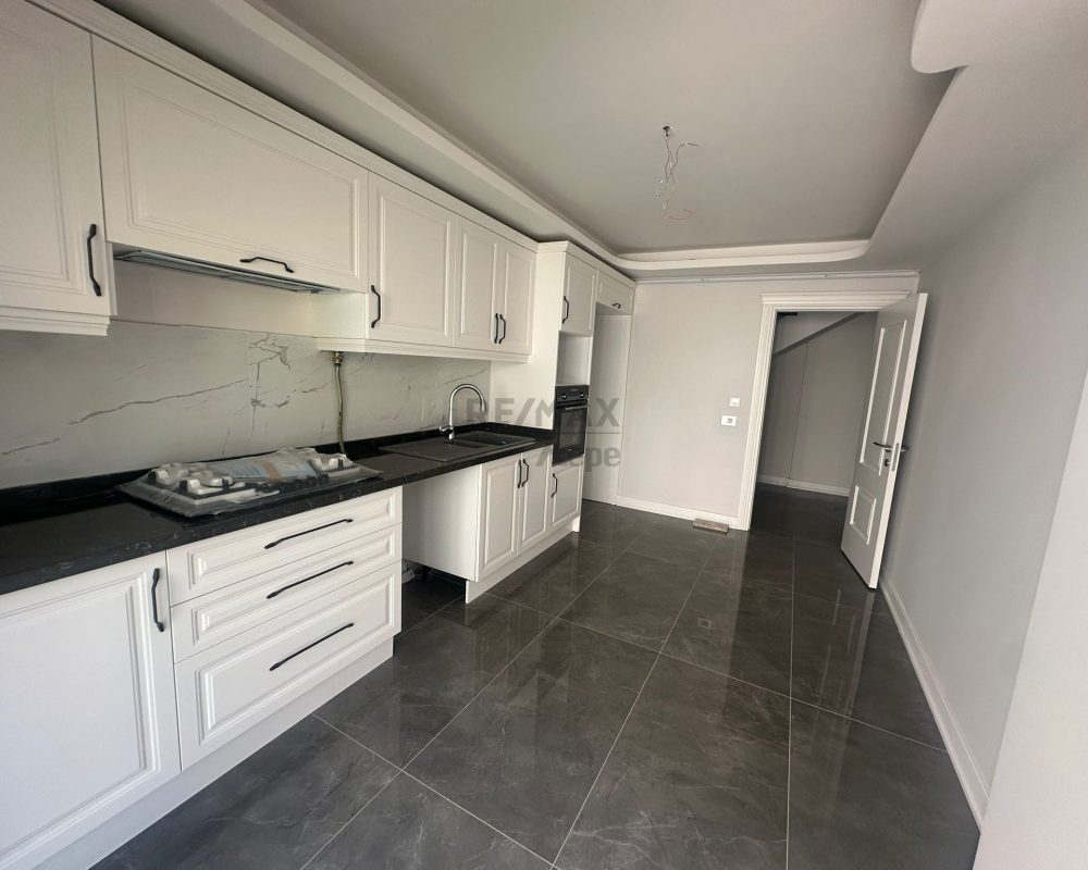 ÇETIN EMEÇ'TE SATILIK TRIPLEKS 4+1 BAHÇELİ VE TERASLI DAİRE