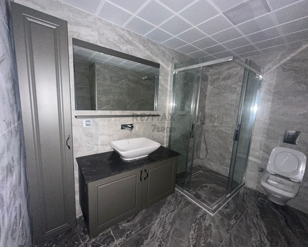 ÇETIN EMEÇ'TE SATILIK TRIPLEKS 4+1 BAHÇELİ VE TERASLI DAİRE