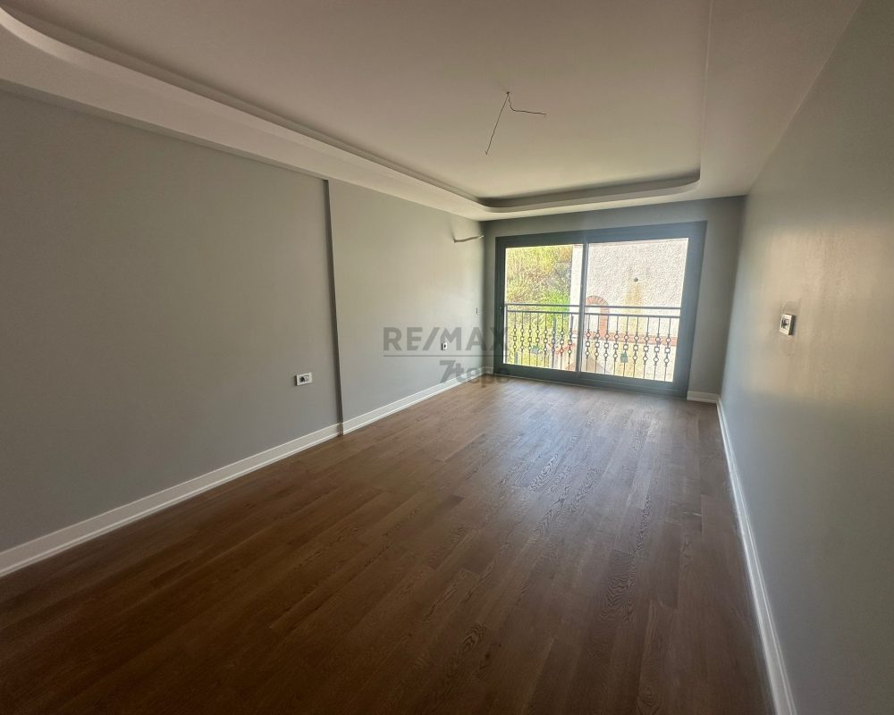 ÇETIN EMEÇ'TE SATILIK TRIPLEKS 4+1 BAHÇELİ VE TERASLI DAİRE