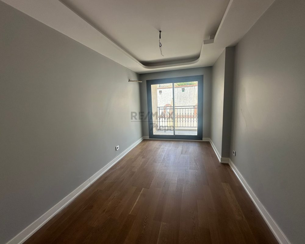 ÇETIN EMEÇ'TE SATILIK TRIPLEKS 4+1 BAHÇELİ VE TERASLI DAİRE