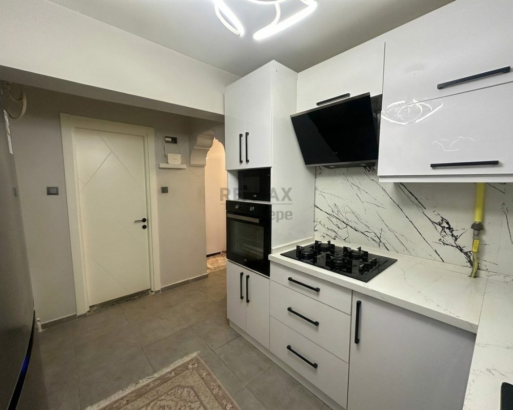 Yeşilyurt Ulu Önderde Yenilenmiş Modern 3+1 ara kat daire.