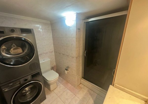Yeşilyurt Ulu Önderde Yenilenmiş Modern 3+1 ara kat daire.
