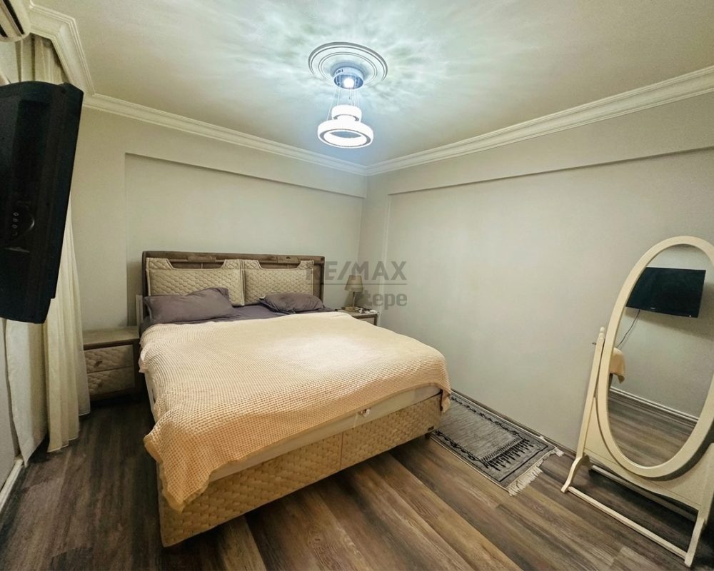 Yeşilyurt Ulu Önderde Yenilenmiş Modern 3+1 ara kat daire.