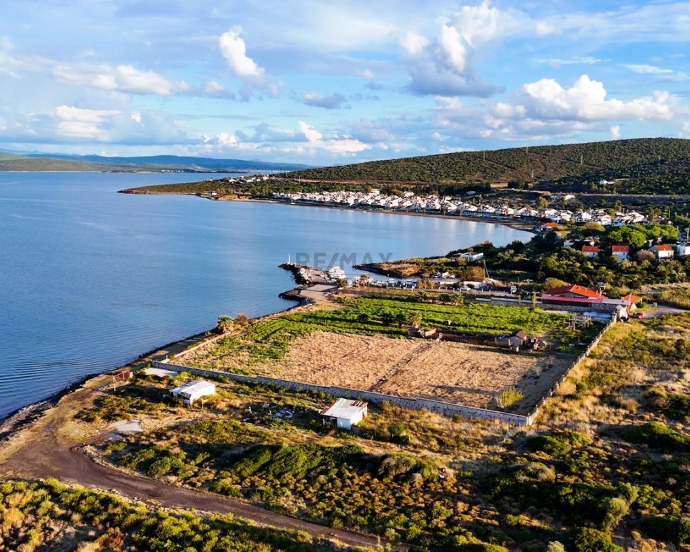 URLA GÜLBAHÇEDE DENIZE SIFIR 6.079 M² TURIZM İMARLI ARSA.