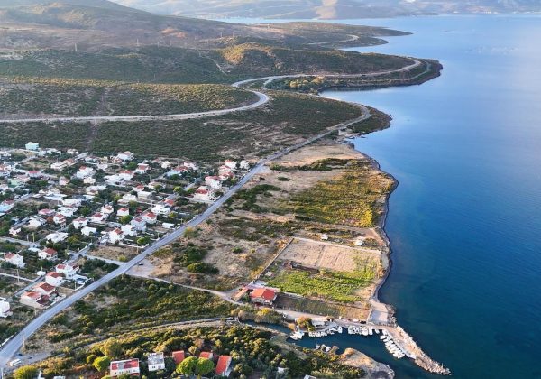 URLA GÜLBAHÇEDE DENIZE SIFIR 6.079 M² TURIZM İMARLI ARSA. küçük görsel