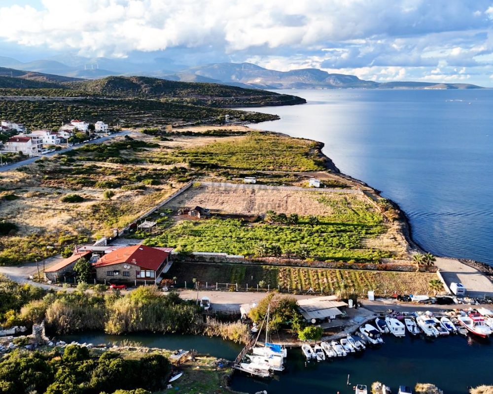 URLA GÜLBAHÇEDE DENIZE SIFIR 6.079 M² TURIZM İMARLI ARSA.
