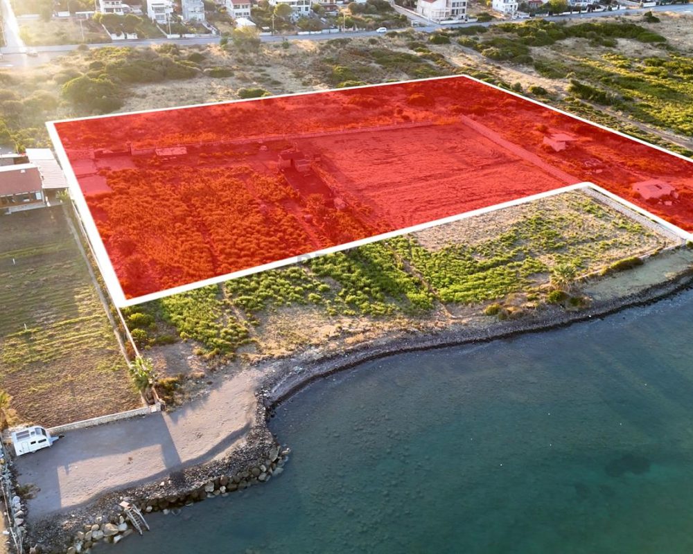 URLA GÜLBAHÇEDE DENIZE SIFIR 6.079 M² TURIZM İMARLI ARSA.