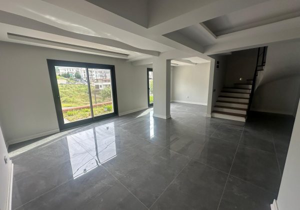 ÇETIN EMEÇ'TE SATILIK 5+2 IKIZ VILLA. küçük görsel
