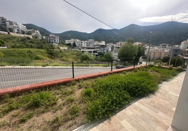 ÇETIN EMEÇ'TE SATILIK 5+2 IKIZ VILLA. küçük görsel