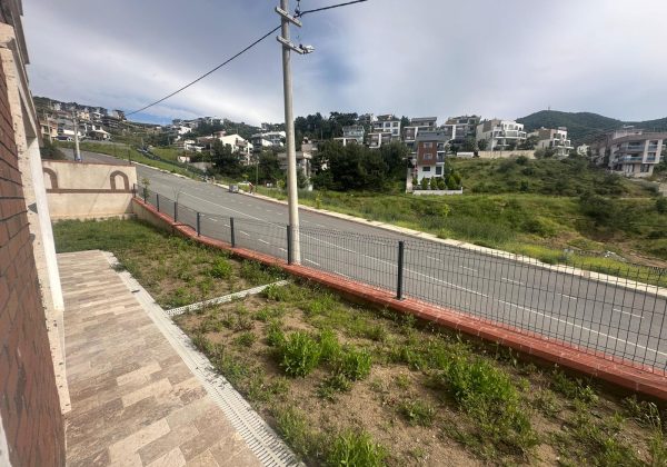 ÇETIN EMEÇ'TE SATILIK 5+2 IKIZ VILLA. küçük görsel