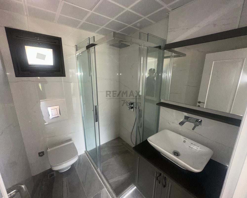 ÇETIN EMEÇ'TE SATILIK 5+2 IKIZ VILLA.