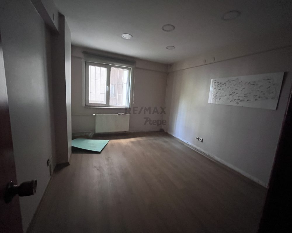 Kozyatağı Sümkoda 3+1 ofis