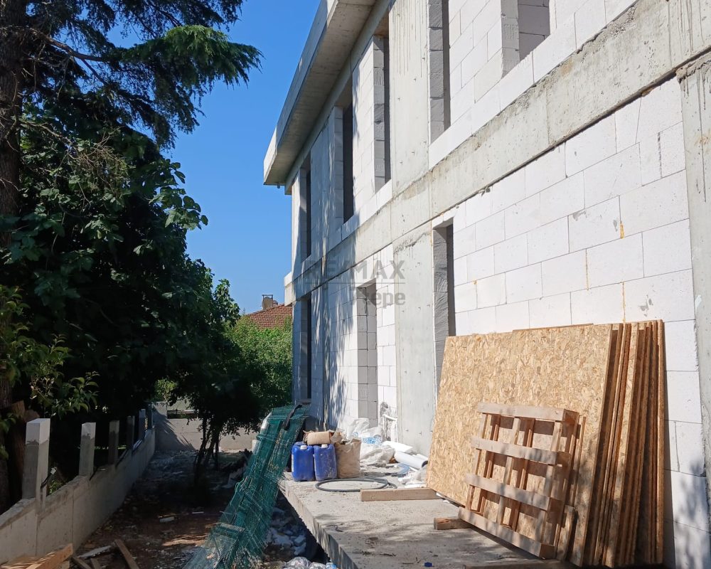 REMAX7TEPEDEN KARTAL ÇAVUŞOĞLUNDA KİRALIK İKİZ VİLLALAR