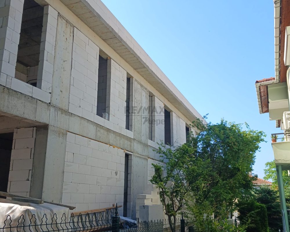 REMAX7TEPEDEN KARTAL ÇAVUŞOĞLUNDA KİRALIK İKİZ VİLLALAR