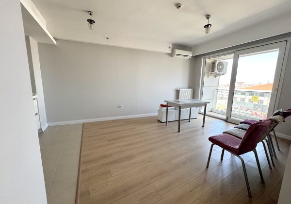 ŞULE GÜLEÇ TEK YETKİLİ BAYRAMPAŞA PASHADOR KİRALIK 1+1 DAİRE küçük görsel