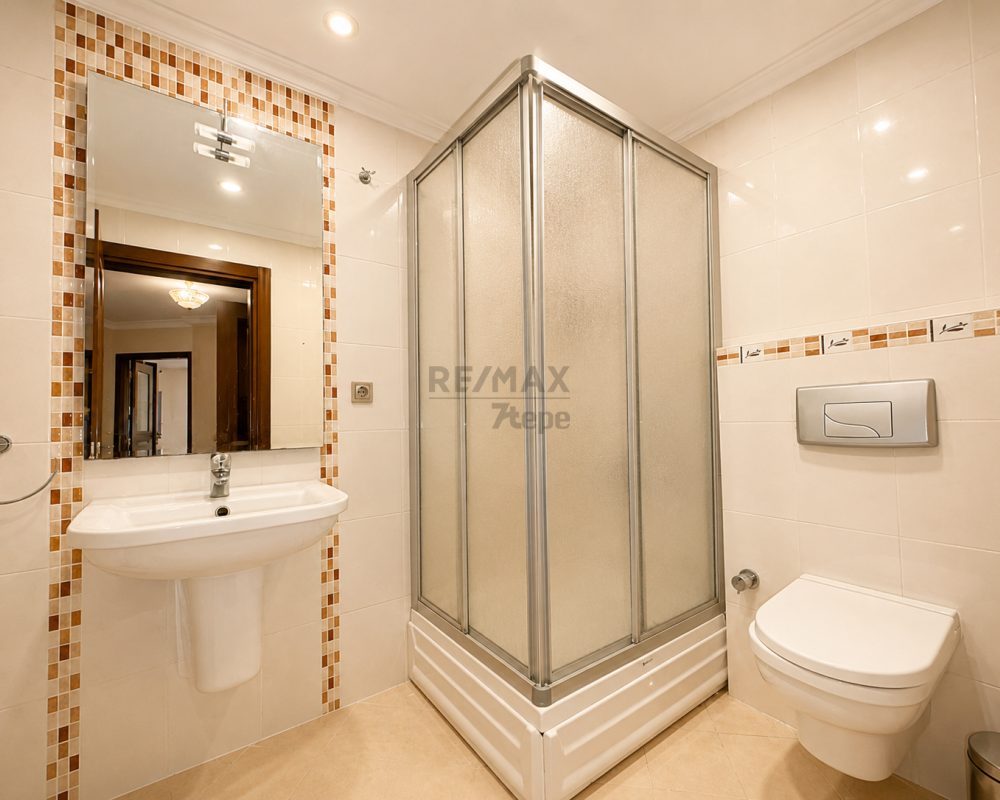 REMAX7TEPE'DEN GÜNYÜZÜ KONAKLARINDA ÖZEL BAHÇELİ VERANDALI KİRALIK BAHÇE KATI