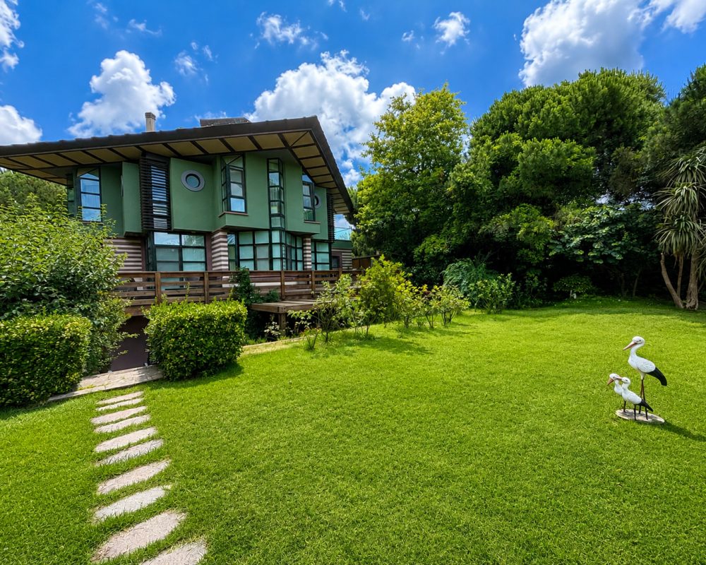 REMAX7TEPE'DEN GÜNYÜZÜ KONAKLARINDA ÖZEL BAHÇELİ VERANDALI KİRALIK BAHÇE KATI