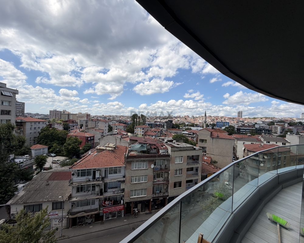 KENTPLUS KADIKÖY'DE SATILIK 2+1 KAPALI MUTFAKLI DAİRE