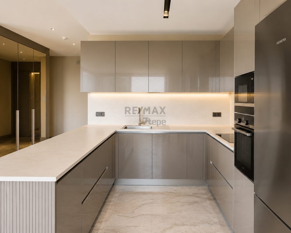 ACARKENT’TE 22. KAT | BEYKOZ KONAKLARI MANZARALI | 2+1 | 142 M² NET | BALKONLU