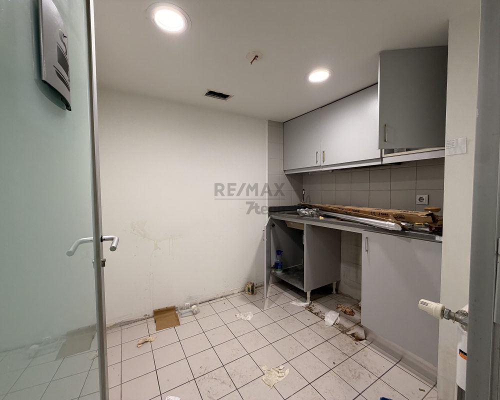 Kadıköy Mandıra Cad. Kurumsal firmalara Kiralık İşyeri