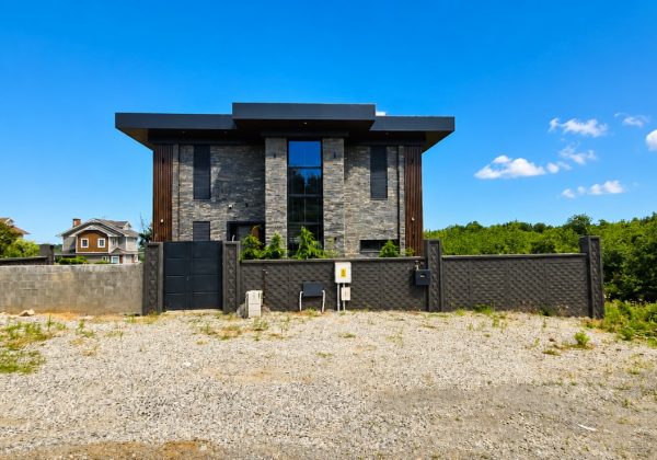 RİVA’DA ORMANLA İÇ İÇE, KİRALIK SIFIR LÜKS TRİPLEKS VİLLA küçük görsel