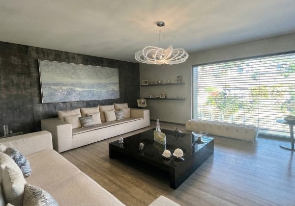 REMAX 7 TEPE'DEN ACARKENT'TE LÜKS VE DOĞAYI BİRLEŞTİREN VİLLA küçük görsel