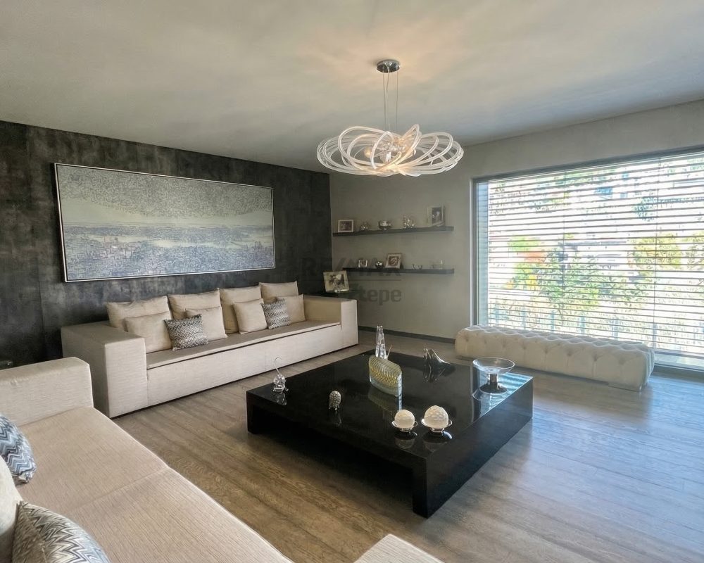 REMAX 7 TEPE'DEN ACARKENT'TE LÜKS VE DOĞAYI BİRLEŞTİREN VİLLA