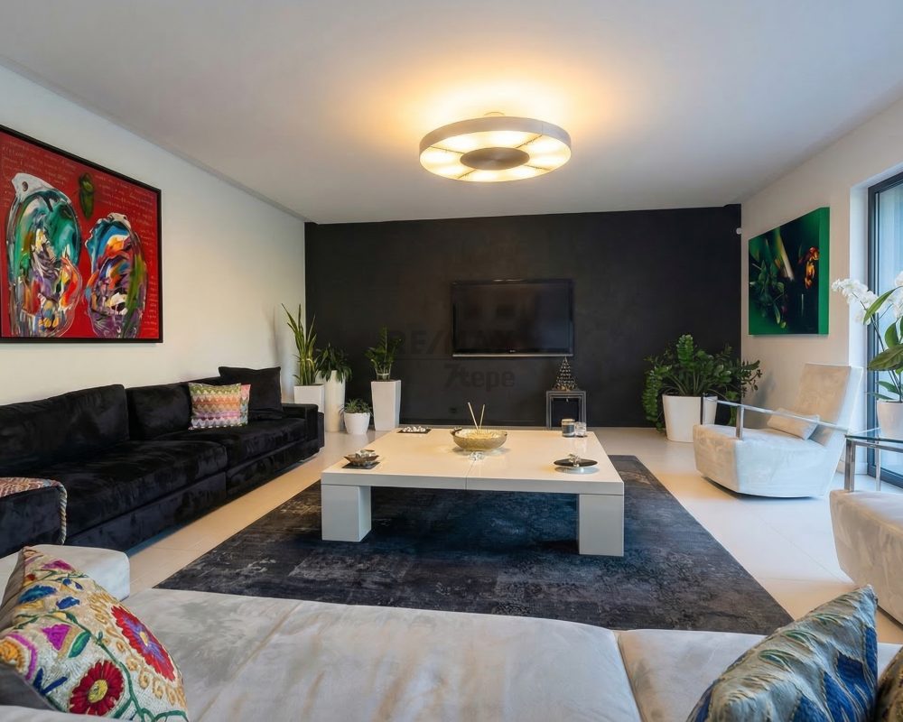 REMAX 7 TEPE'DEN ACARKENT'TE LÜKS VE DOĞAYI BİRLEŞTİREN VİLLA