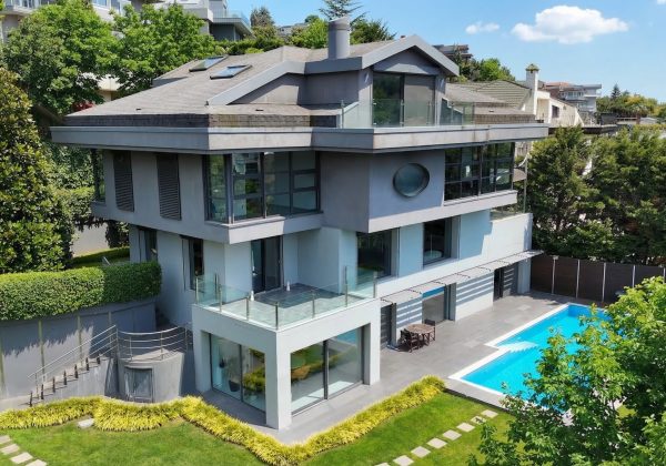 REMAX 7 TEPE'DEN ACARKENT'TE LÜKS VE DOĞAYI BİRLEŞTİREN VİLLA küçük görsel