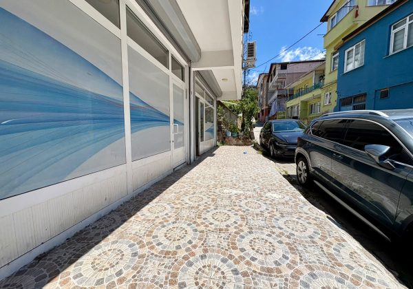 ORTAÇEŞME’DE KİRALIK 150 m² DÜKKAN | GENİŞ KULLANIM ALANI | MASRAFSIZ | ÇAYIR’A YAKIN küçük görsel