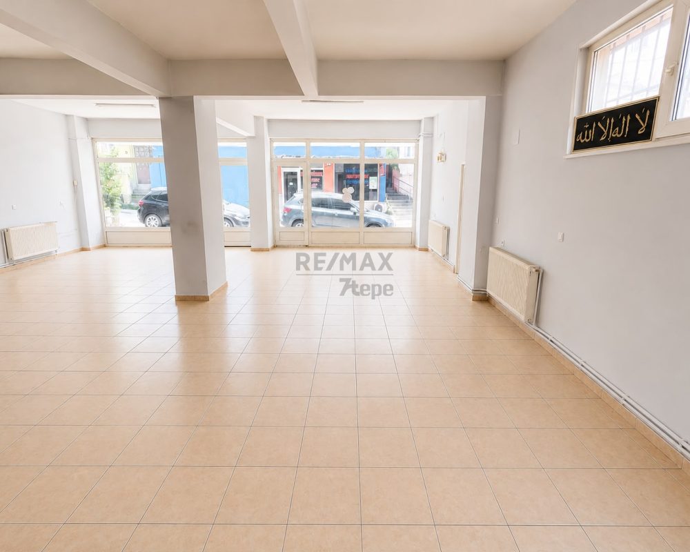 ORTAÇEŞME’DE KİRALIK 150 m² DÜKKAN | GENİŞ KULLANIM ALANI | MASRAFSIZ | ÇAYIR’A YAKIN