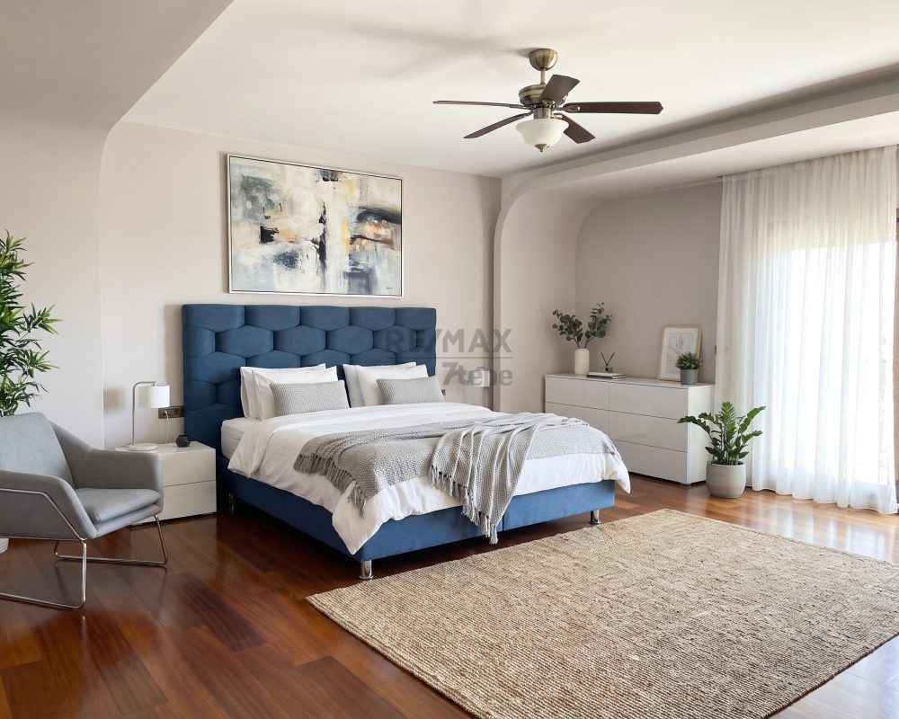 Kapanmaz Panoramik Manzaralı Tepe Konumda 1.000 m² Lüks Villa