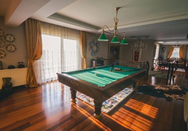 Kapanmaz Panoramik Manzaralı Tepe Konumda 1.000 m² Lüks Villa küçük görsel