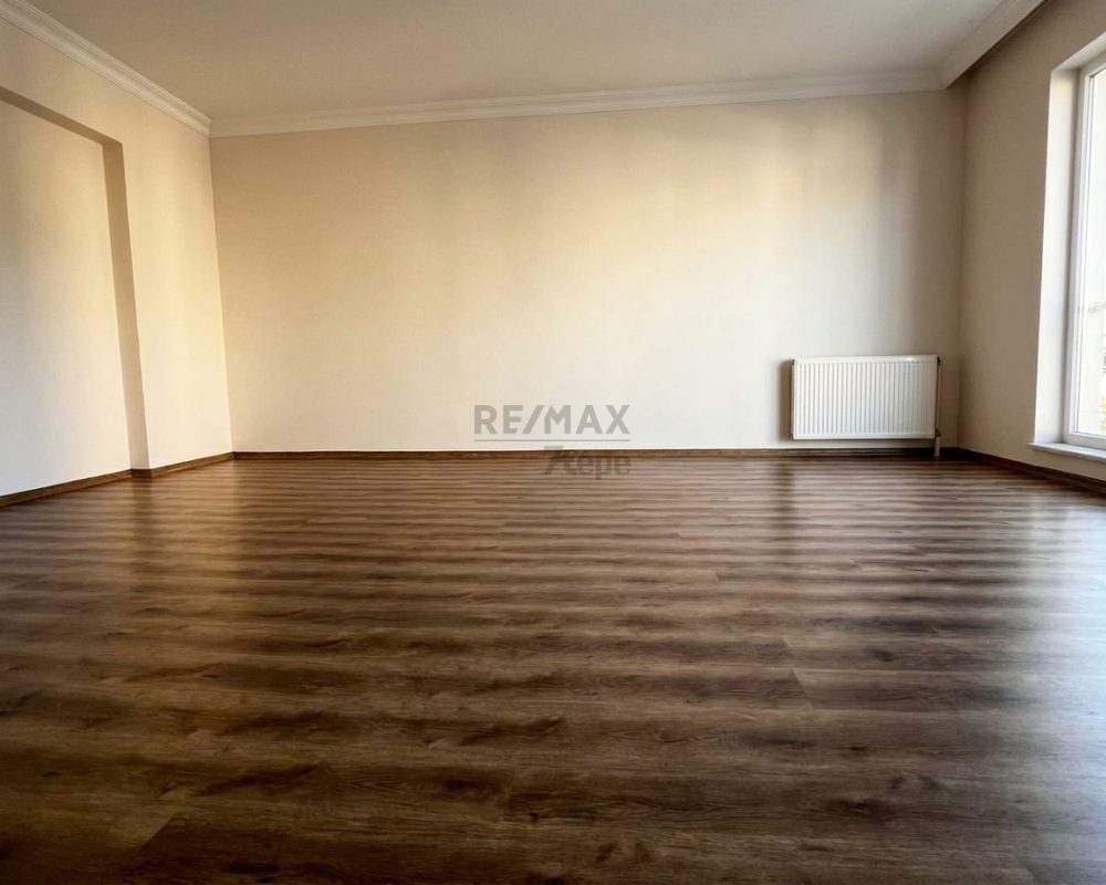 SÜMERPARK EVLERİNDE 2+1 150 MT2 GÜVENLİKLİ VE HAVUZLU GENİŞ DAİRE