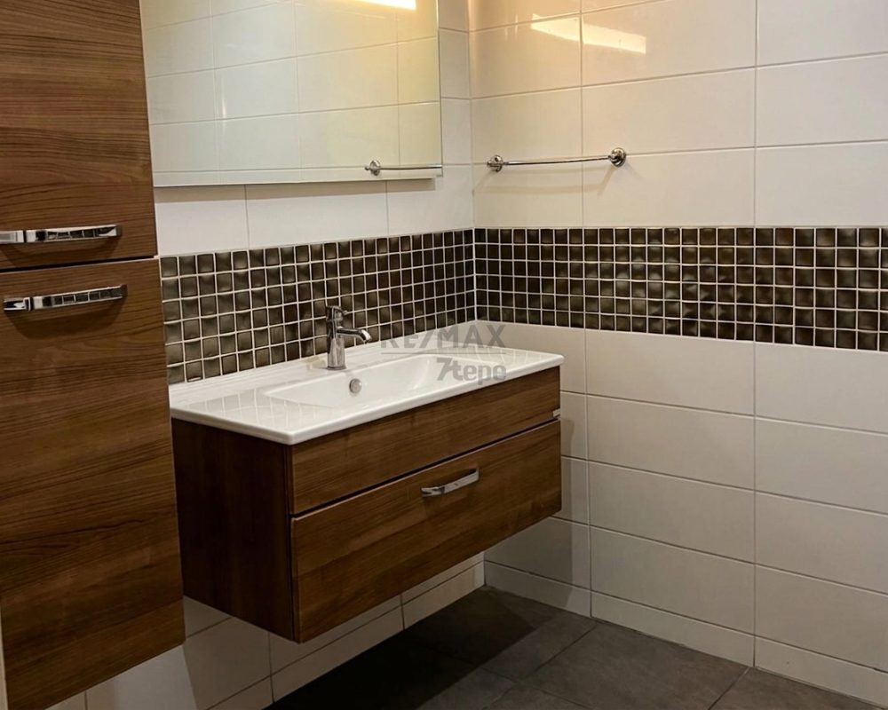 SÜMERPARK EVLERİNDE 2+1 150 MT2 GÜVENLİKLİ VE HAVUZLU GENİŞ DAİRE