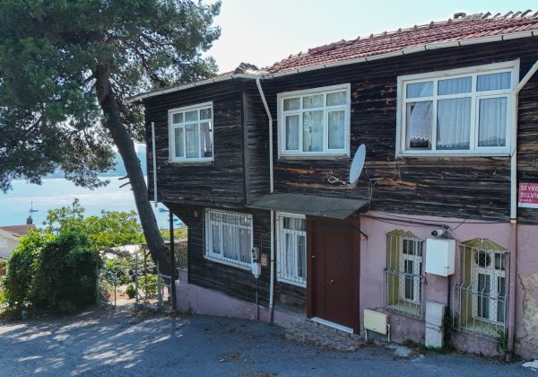 YALIKÖY'DE BOĞAZ MANZARALI MÜSTAKİL EV, KAÇMAZ FIRSAT küçük görsel