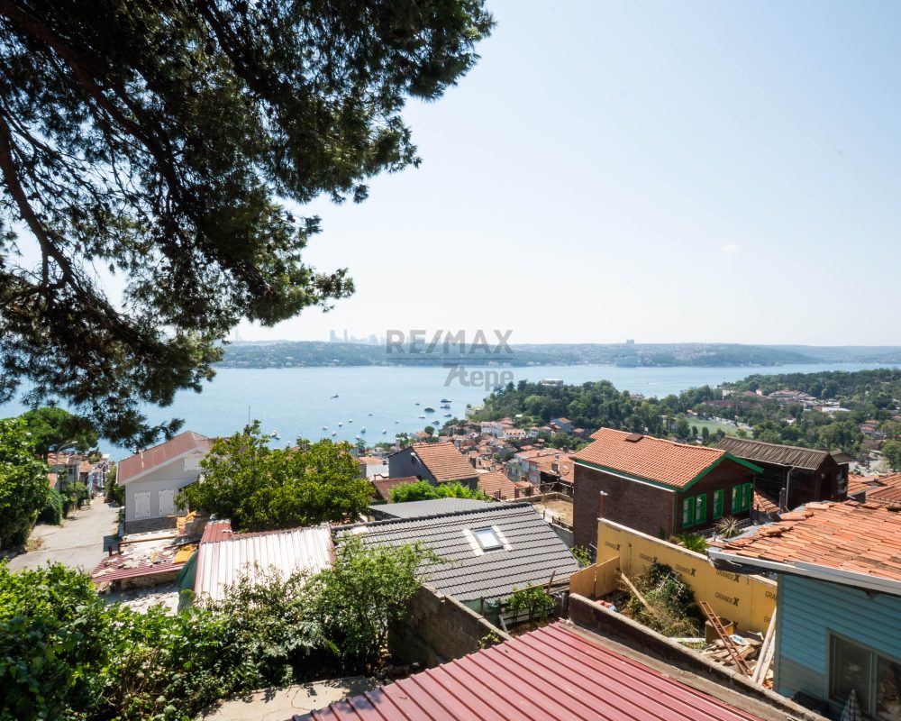 YALIKÖY'DE BOĞAZ MANZARALI MÜSTAKİL EV, KAÇMAZ FIRSAT