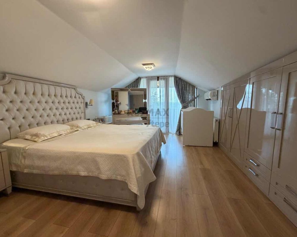 REMAX7TEPE'DEN YEŞİL VE SAKİN YAŞAM ALANI İÇİNDE 2+1 VİLLA DUBLEXİ