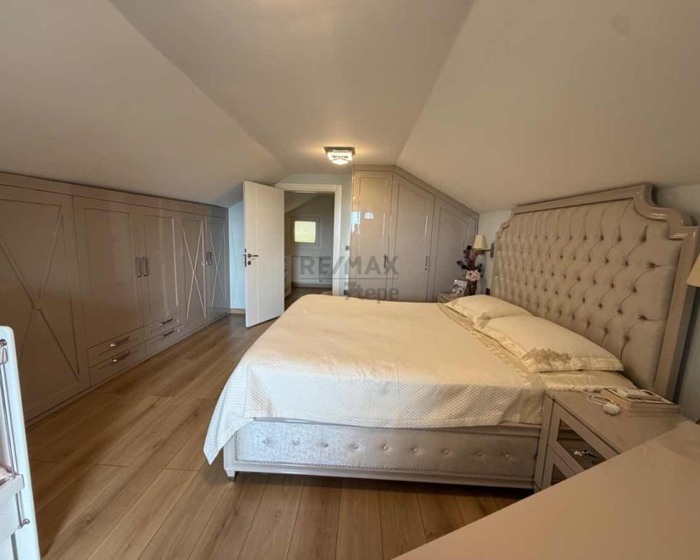 REMAX7TEPE'DEN YEŞİL VE SAKİN YAŞAM ALANI İÇİNDE 2+1 VİLLA DUBLEXİ