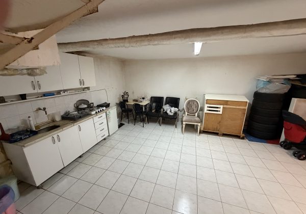 Merdivenköy Kiralık Dükkan küçük görsel