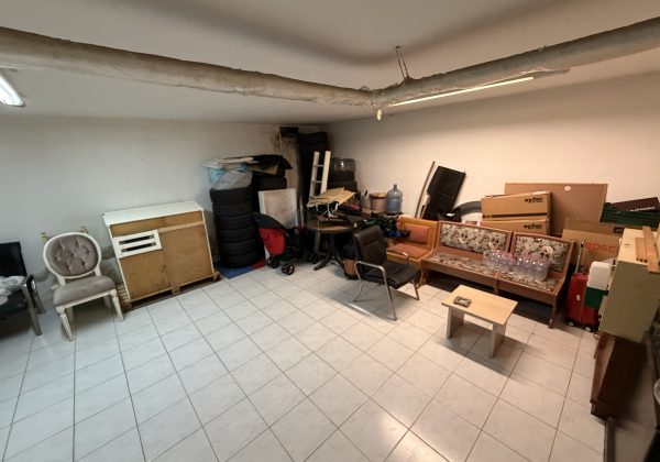 Merdivenköy Kiralık Dükkan küçük görsel