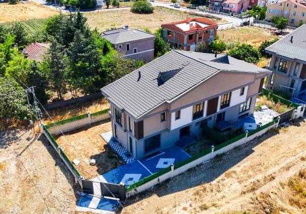 SELİMPAŞADA BUTİK SİTEDE MÜSTAKİL 4+1 LÜKS VILLA