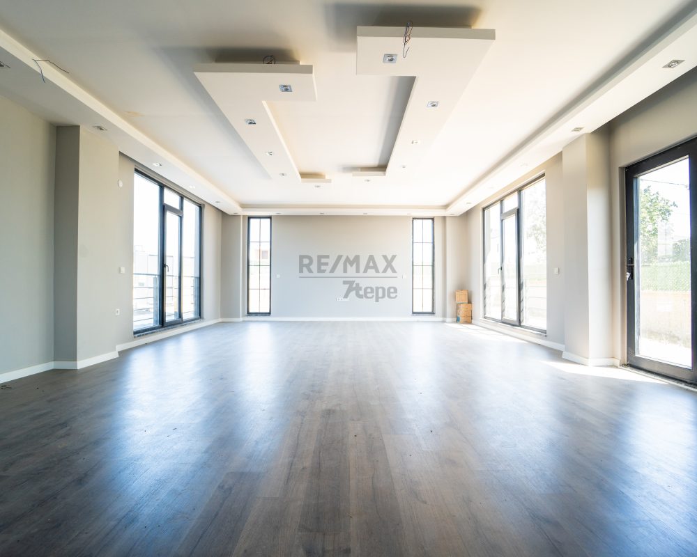 SELİMPAŞADA BUTİK SİTEDE MÜSTAKİL 4+1 LÜKS VILLA