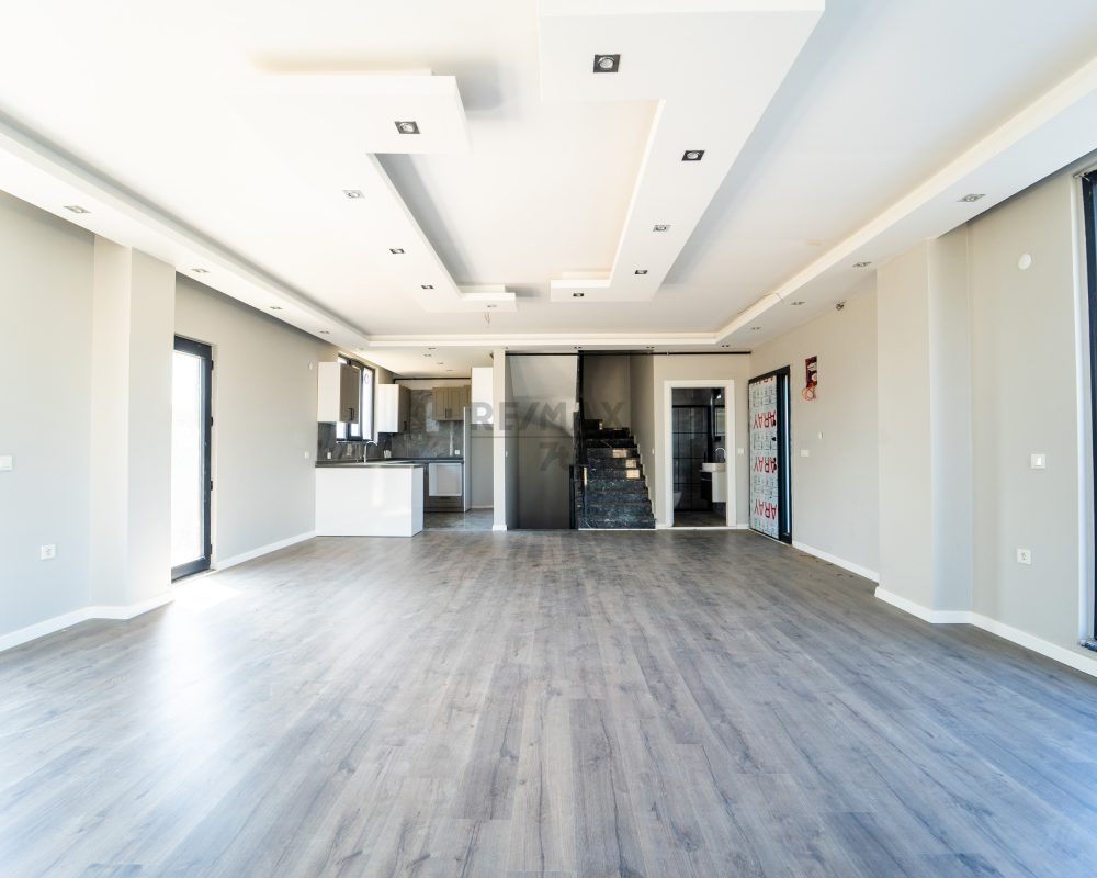 SELİMPAŞADA BUTİK SİTEDE MÜSTAKİL 4+1 LÜKS VILLA