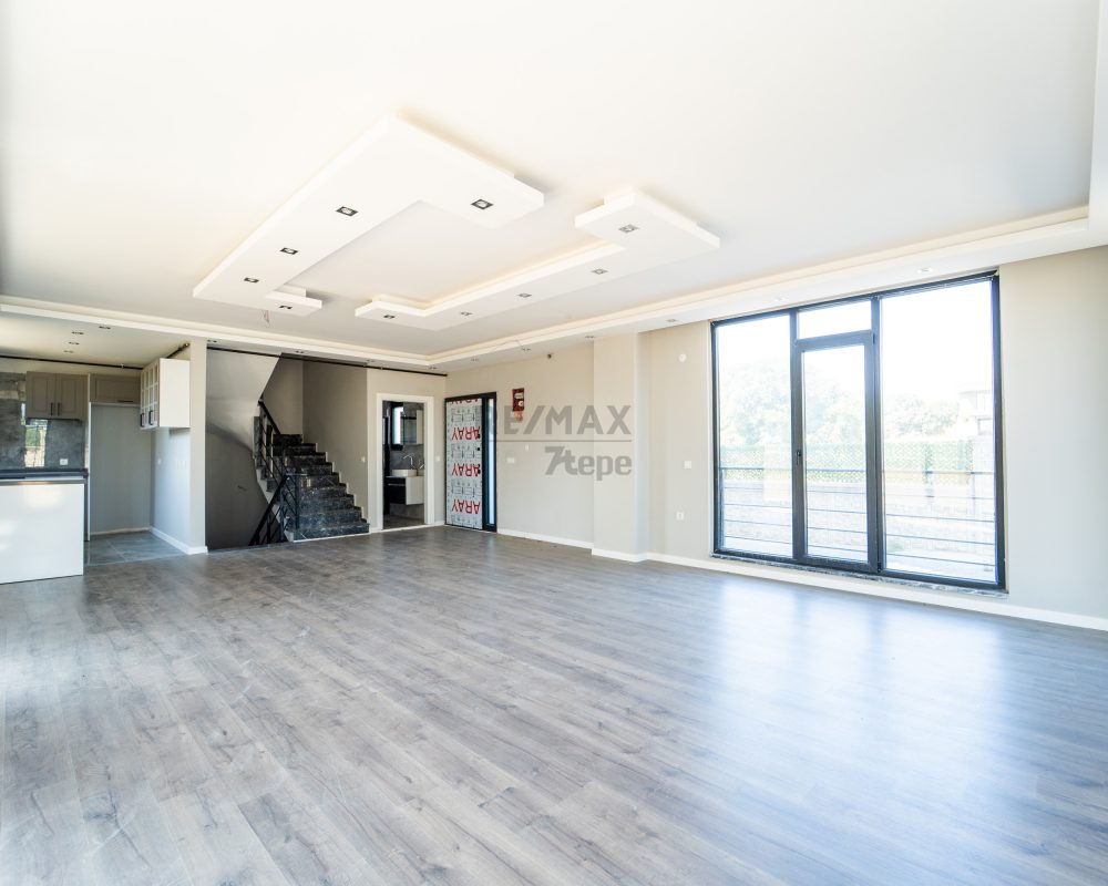 SELİMPAŞADA BUTİK SİTEDE MÜSTAKİL 4+1 LÜKS VILLA