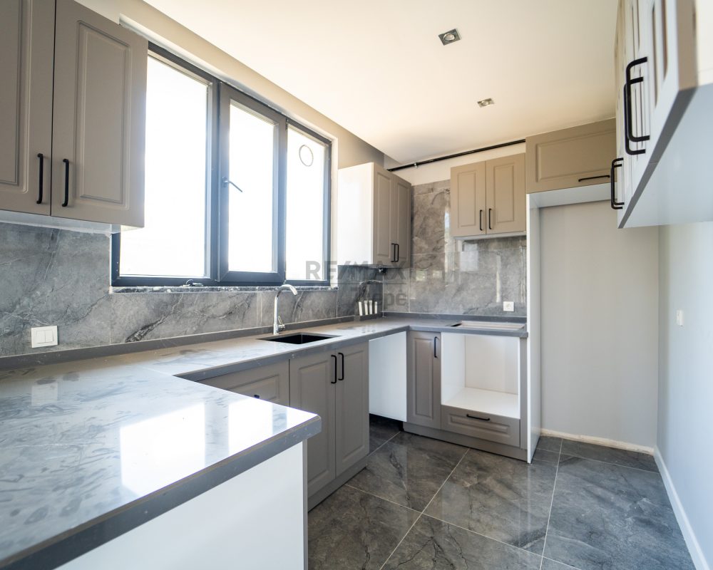 SELİMPAŞADA BUTİK SİTEDE MÜSTAKİL 4+1 LÜKS VILLA