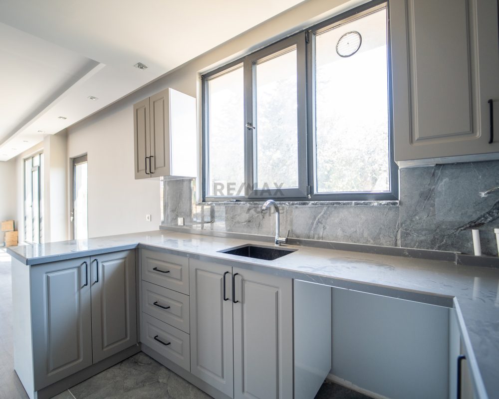 SELİMPAŞADA BUTİK SİTEDE MÜSTAKİL 4+1 LÜKS VILLA